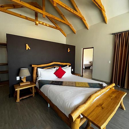 Agama Lodge Lillooet ภายนอก รูปภาพ