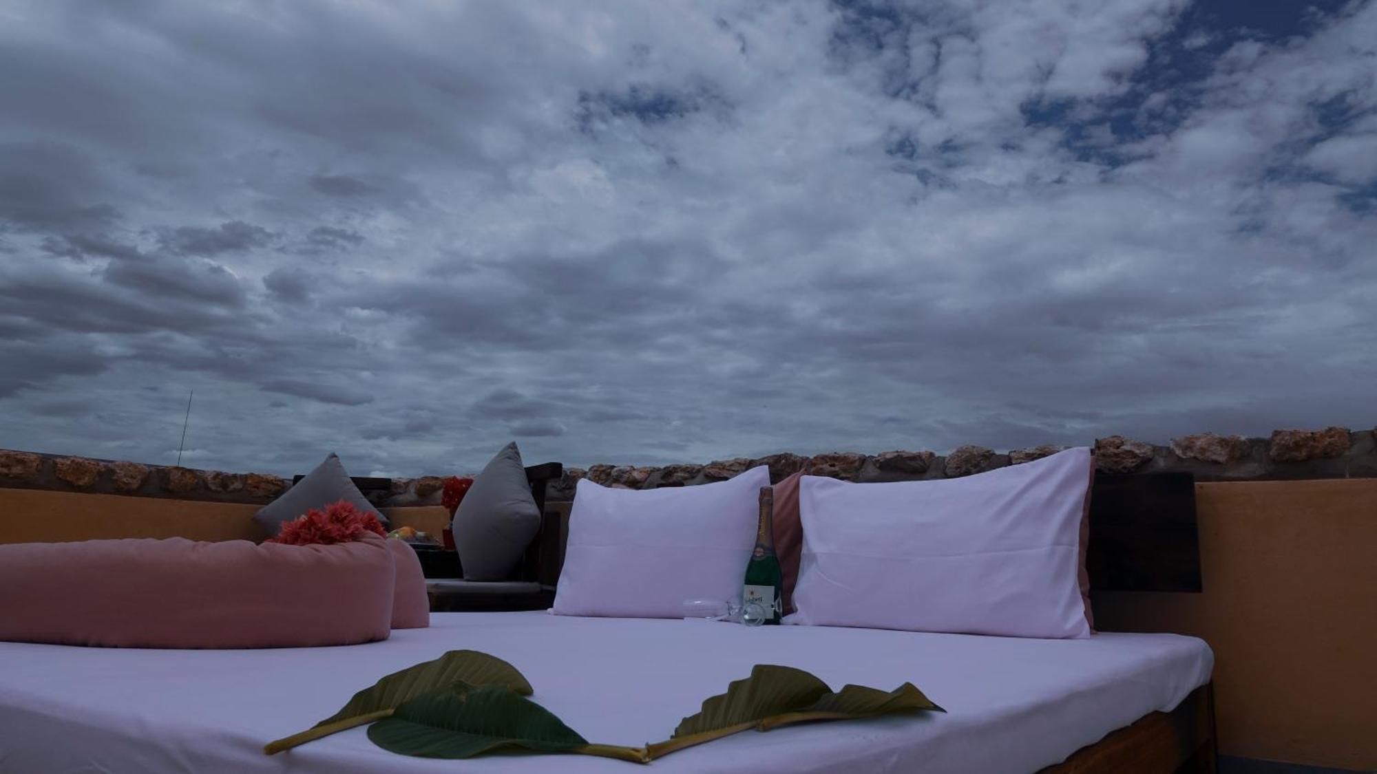 Agama Lodge Lillooet ภายนอก รูปภาพ